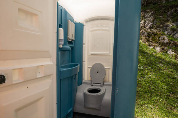 Best Porta potty rental near me  in East Lexington, VA